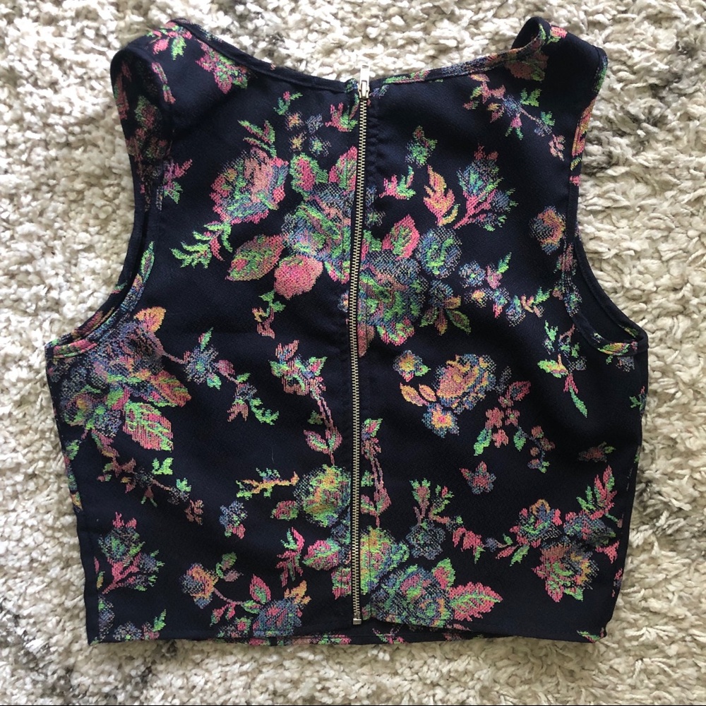 Nordstrom Rack: Crop Top - Picture 4 of 4